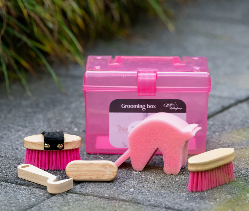 QHP Grooming Box Hobby Horse