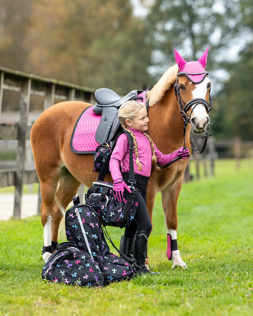 QHP Isalyn Saddle Pad