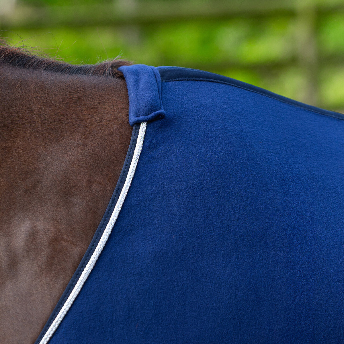 QHP Fleece Rug w. Ornament