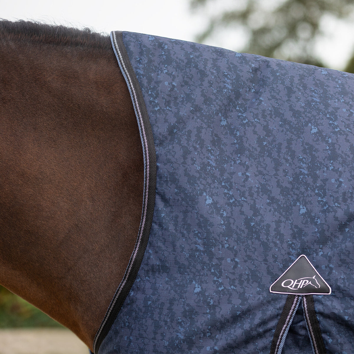 QHP Turnout Rug Collection Half Neck 150 g.
