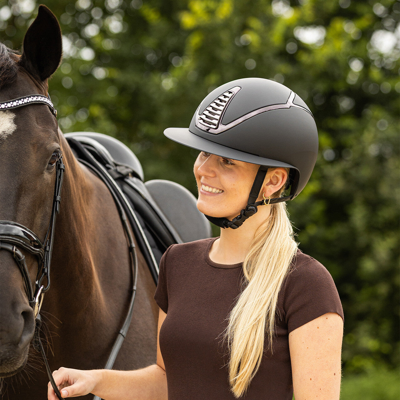 QHP Toledo Polo Visor Ridehjelm