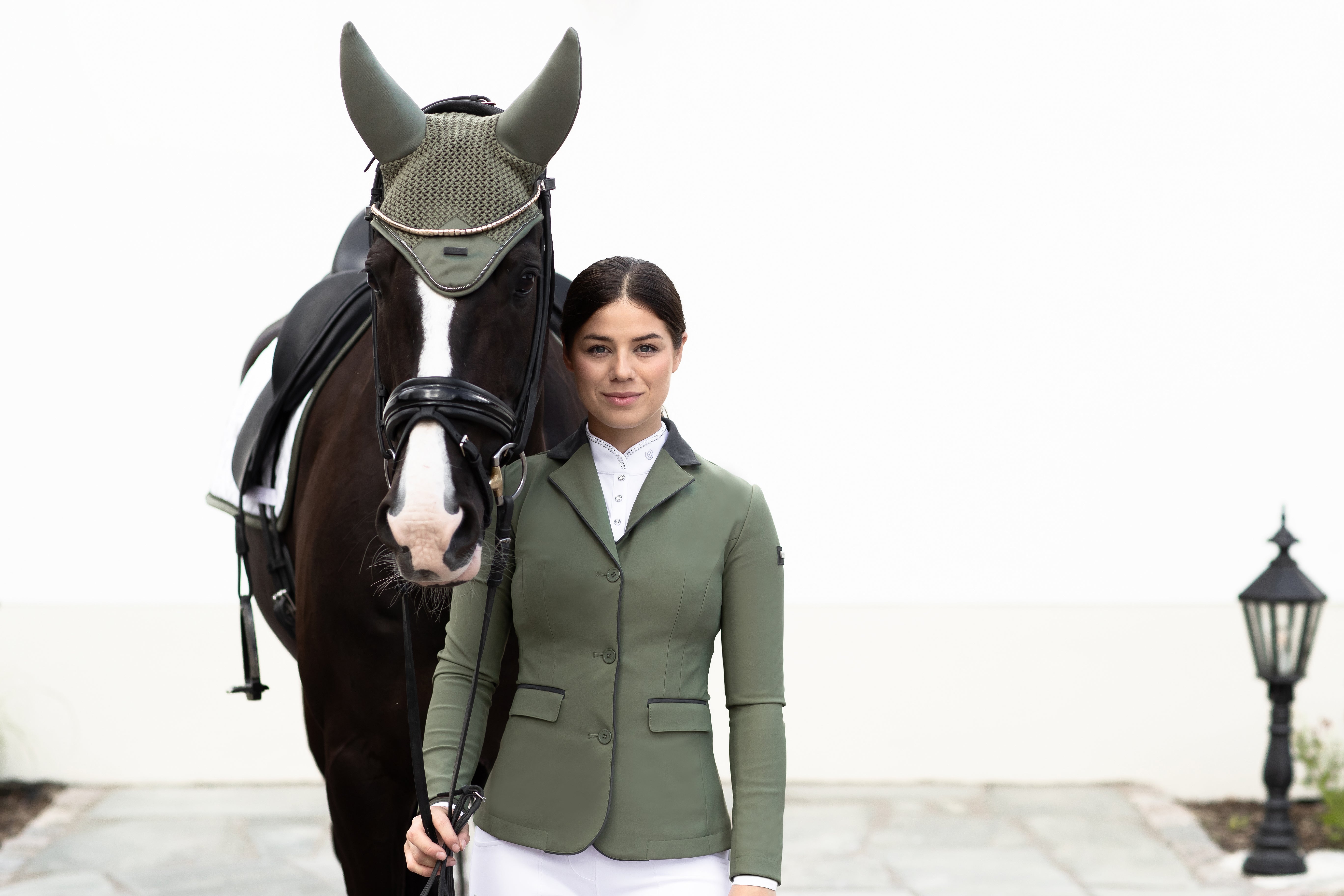 Equestrian Stockholm Striking Valley Padded Hut-OUTLET