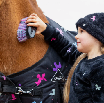 QHP Grooming Set Isalyn