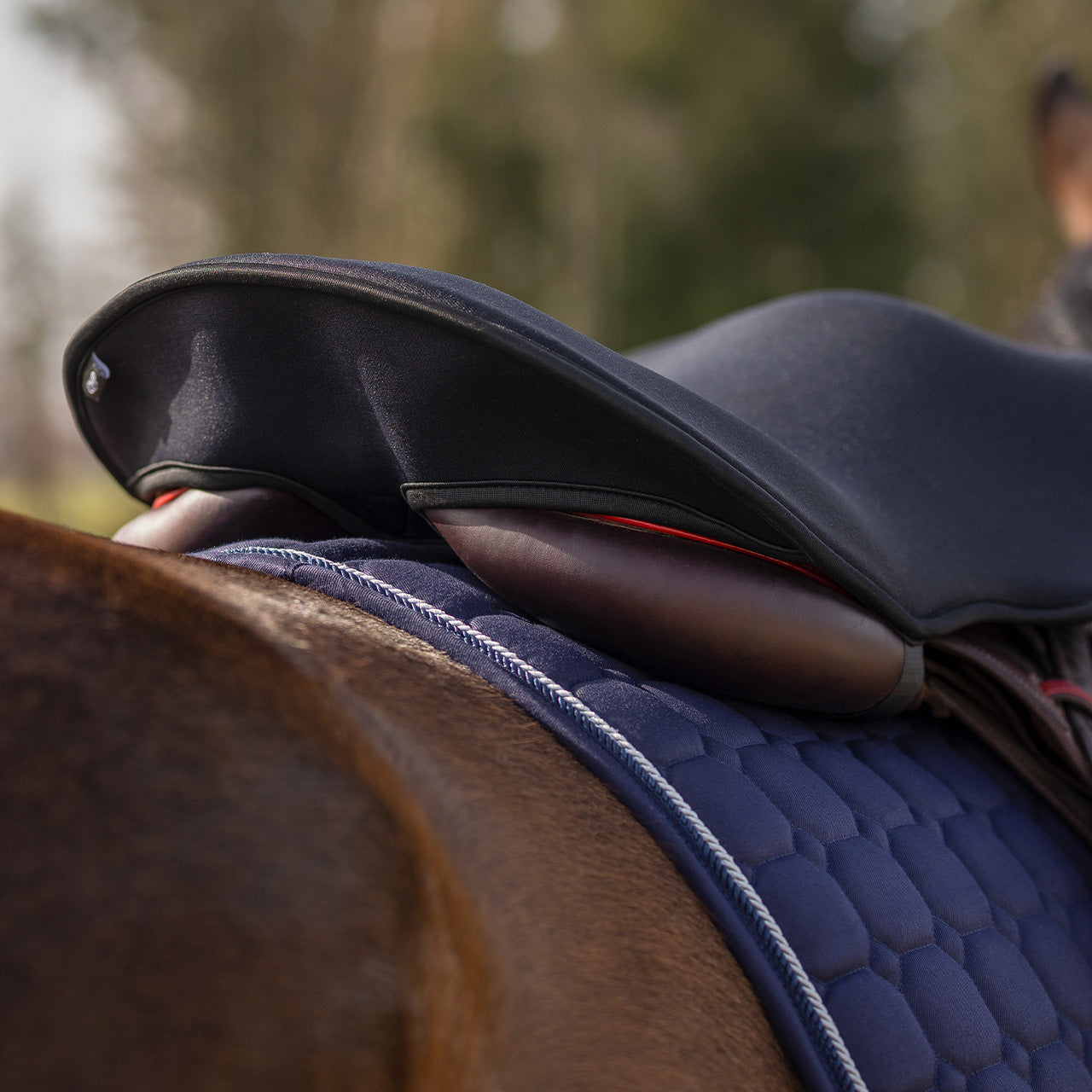 QHP Saddle Seat Cover Memory Foam