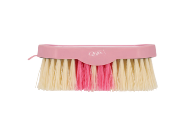 QHP Dandy brush Lyvia