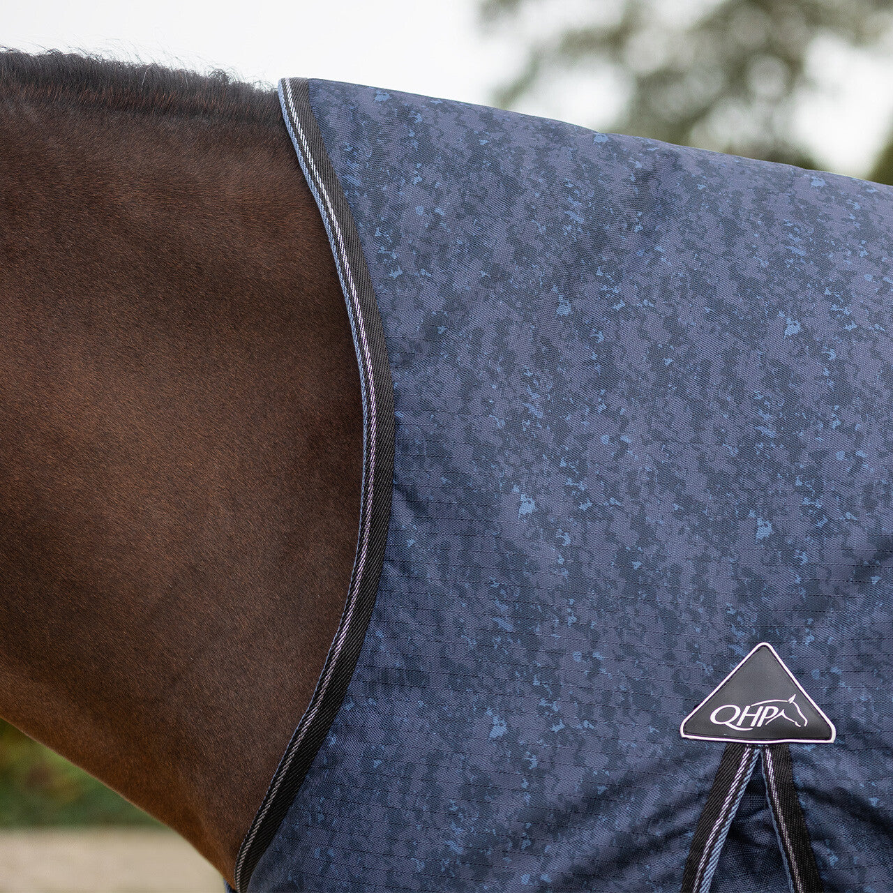 QHP Turnout Rug Collection Half Neck 150 g.
