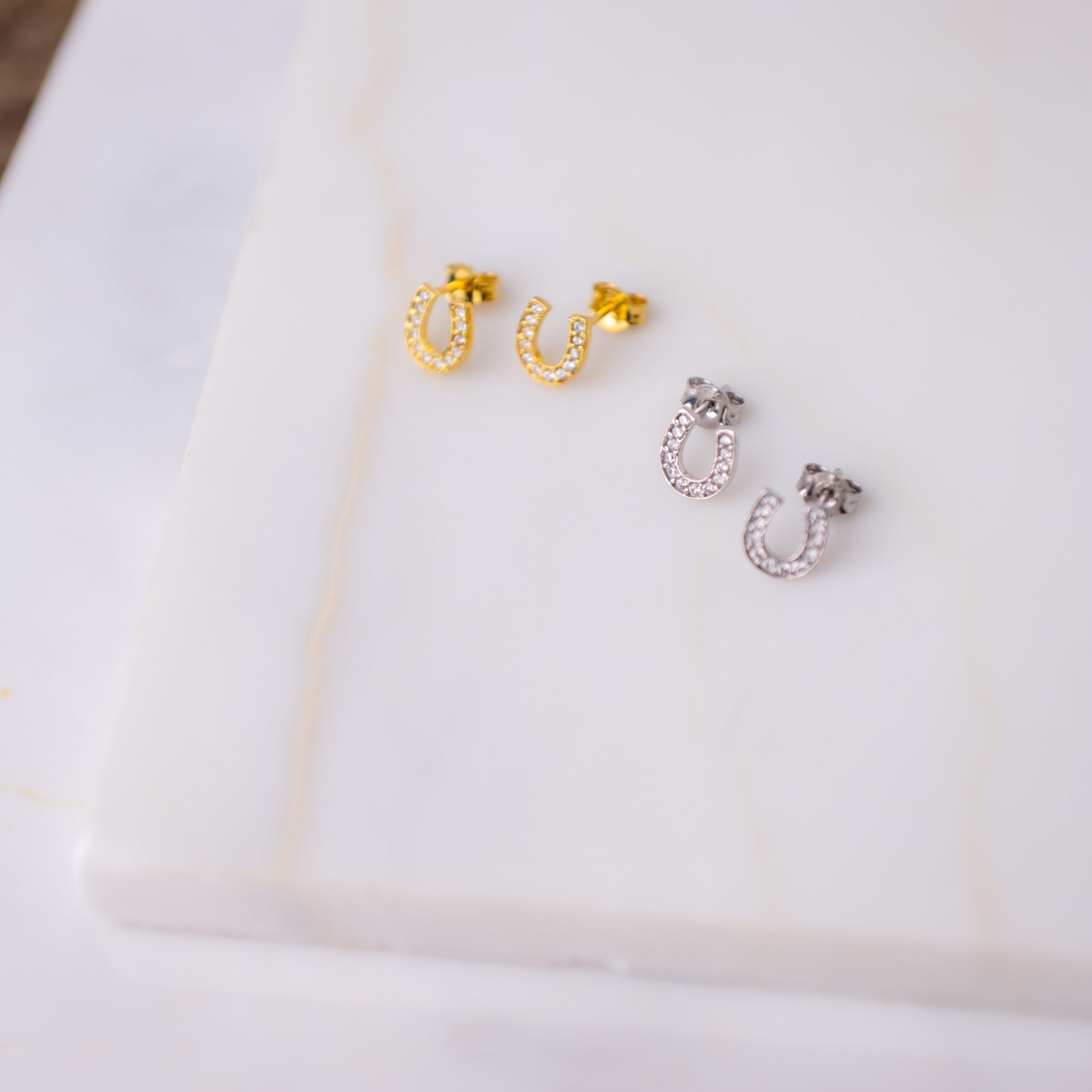 Jo´s Stering Silver Horseshoe Earrings With White Zircon