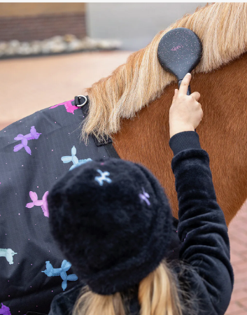 QHP Grooming Set Isalyn