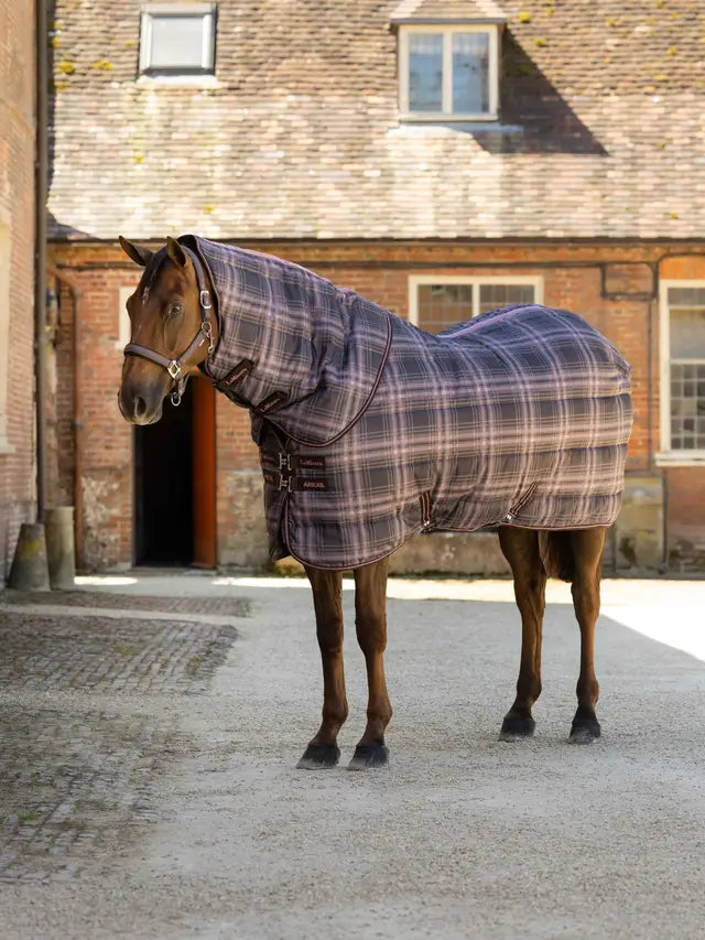 LeMieux Arika Heritage Check Stable Rug 200g. Med Hals