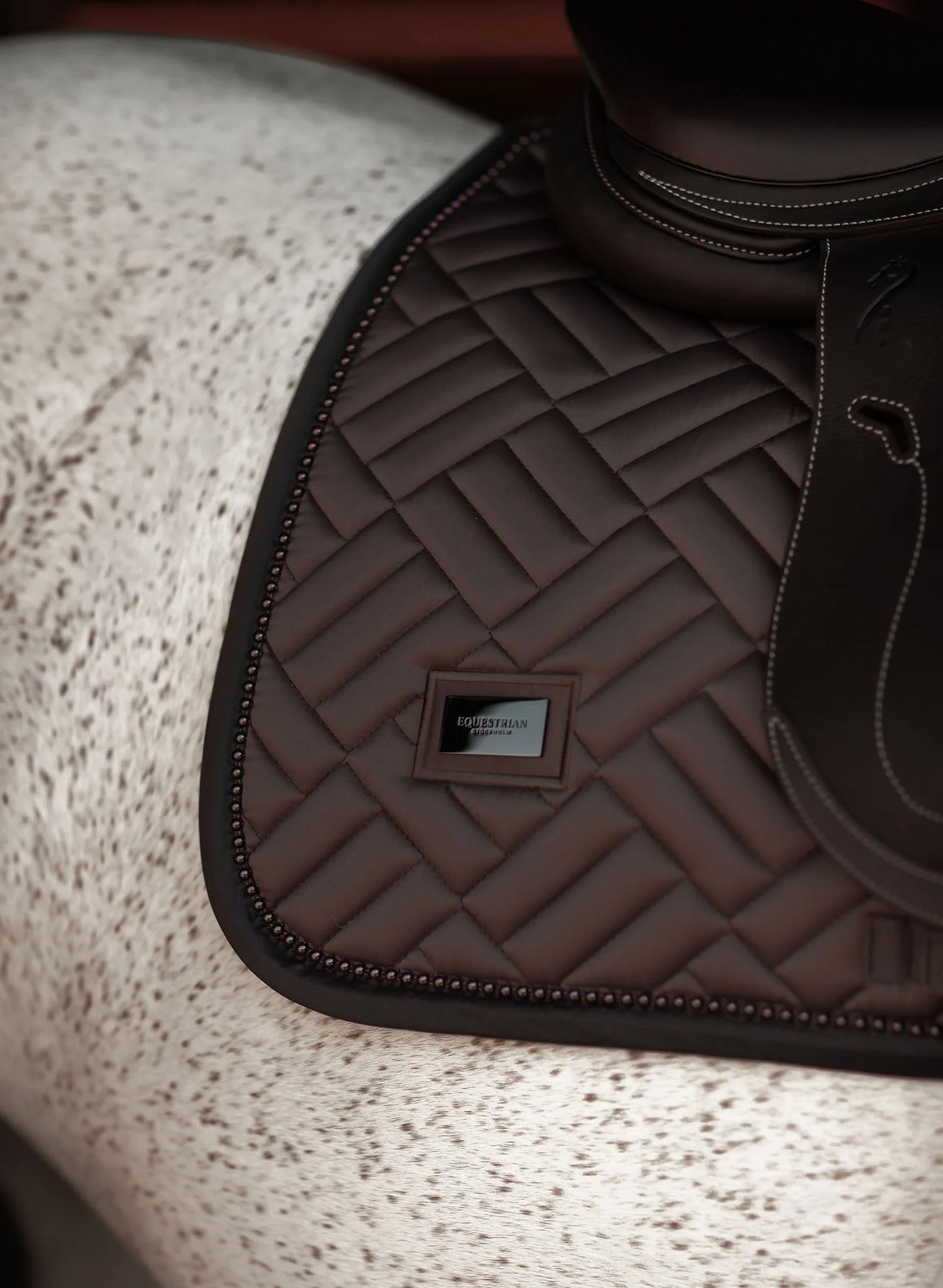 Equestrian Stockholm Mordern Mocha Springunderlag