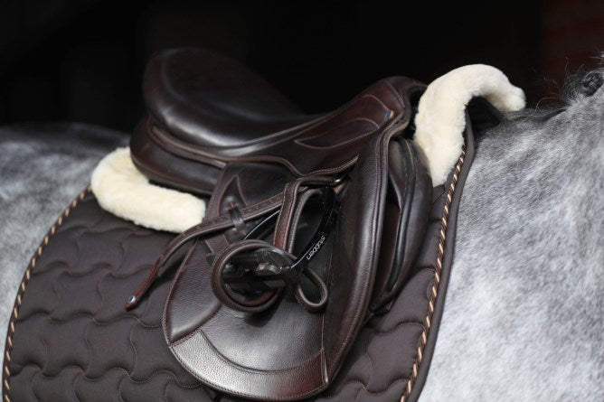 Covalliero Corrector Saddle Cushion Faux Fur
