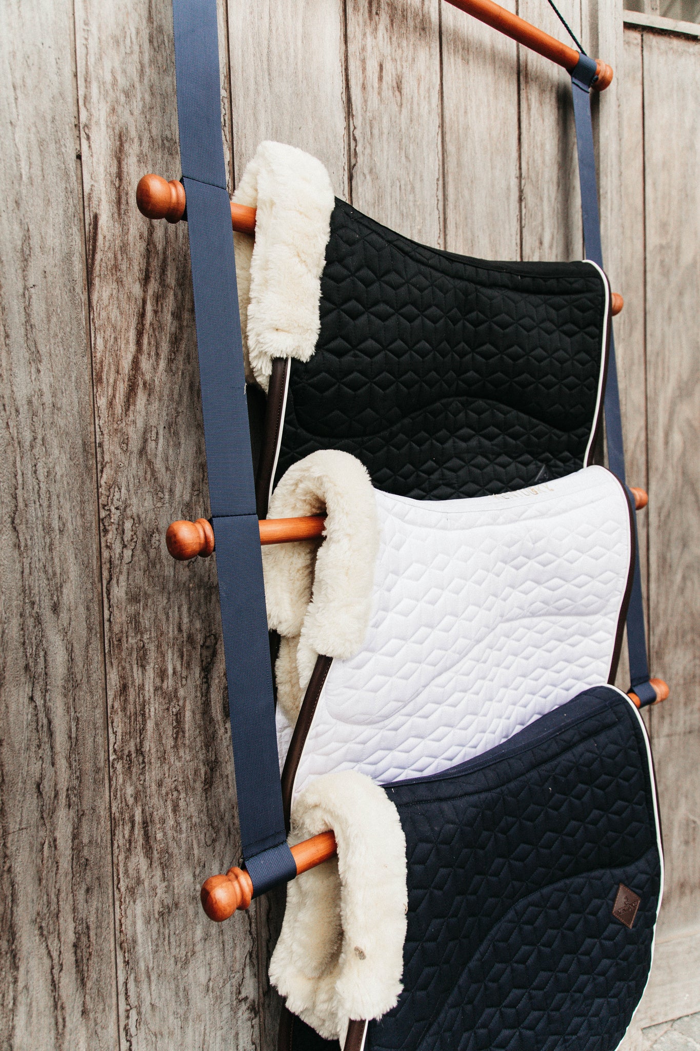 Kentucky  Saddle Pad Holder Luxe
