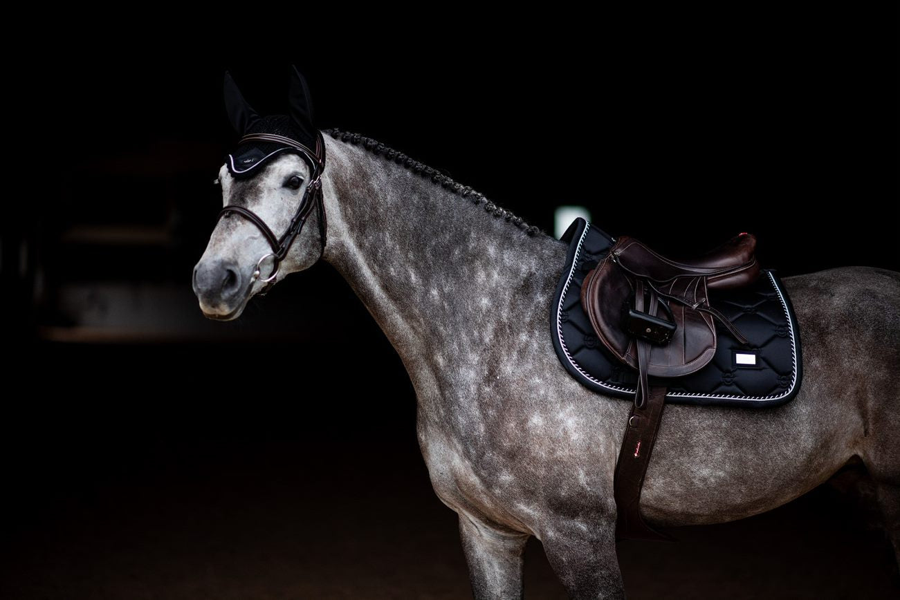 Equestrian Stockholm Black Edition Springunderlag