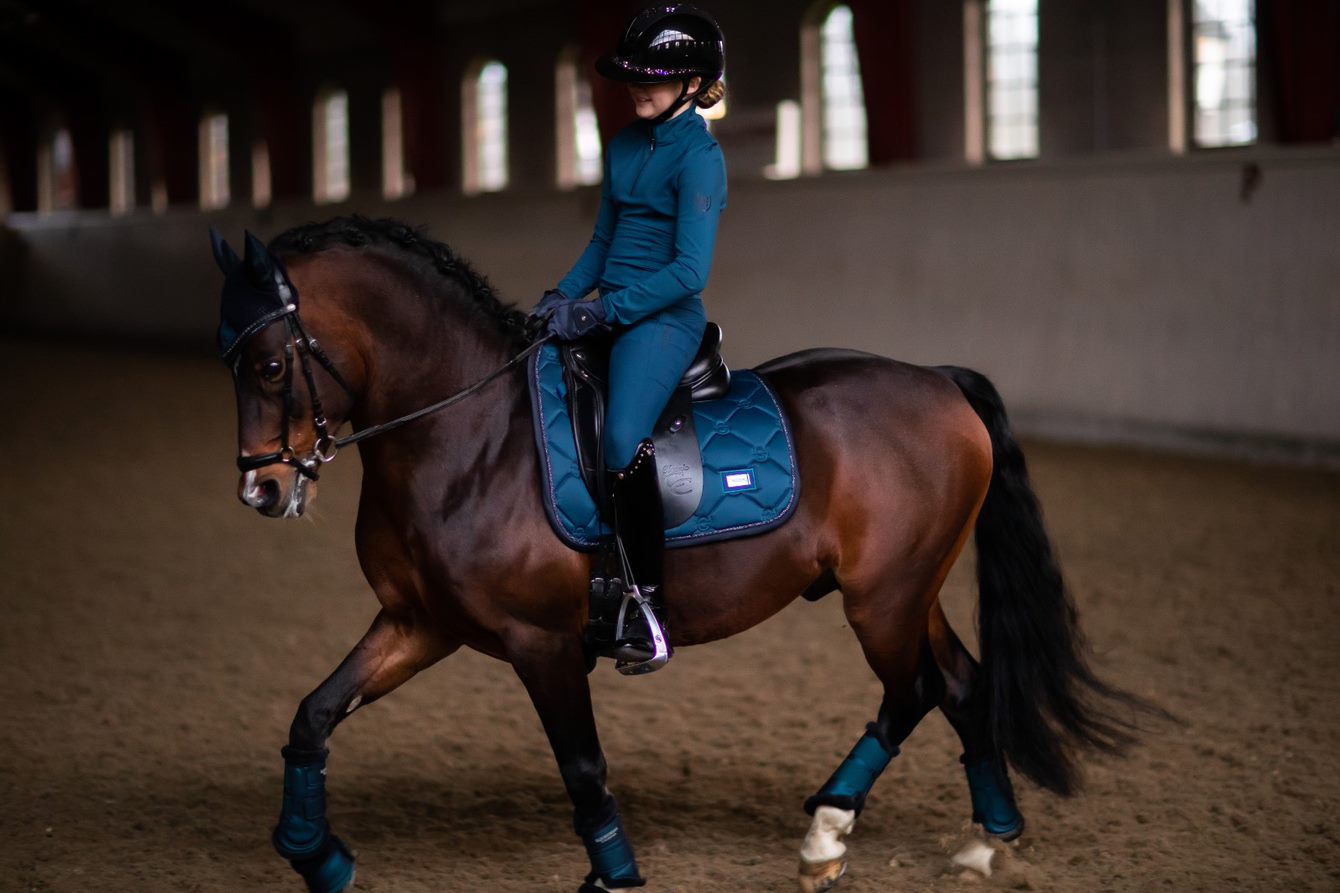 Equestrian Stockholm Blue Meadow Dressurunderlag